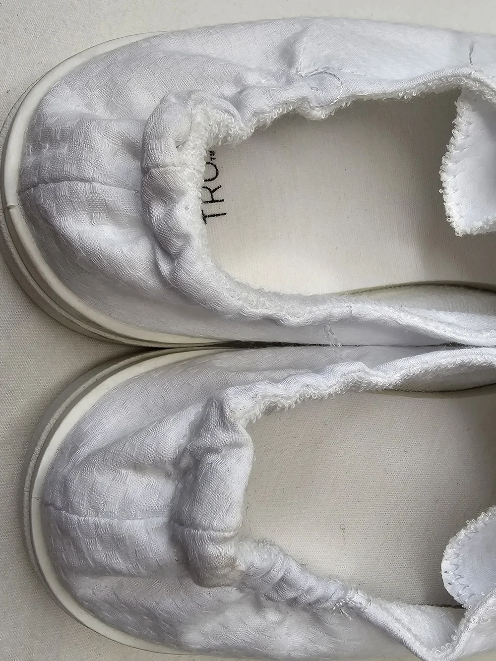 Time and Tru Women's Scrunchback White Canvas Casual Sneakers